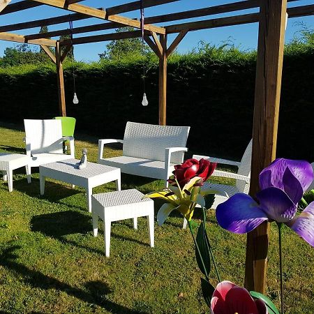 Chez Val Et Fred 85 Bed & Breakfast Les Essarts  Dış mekan fotoğraf